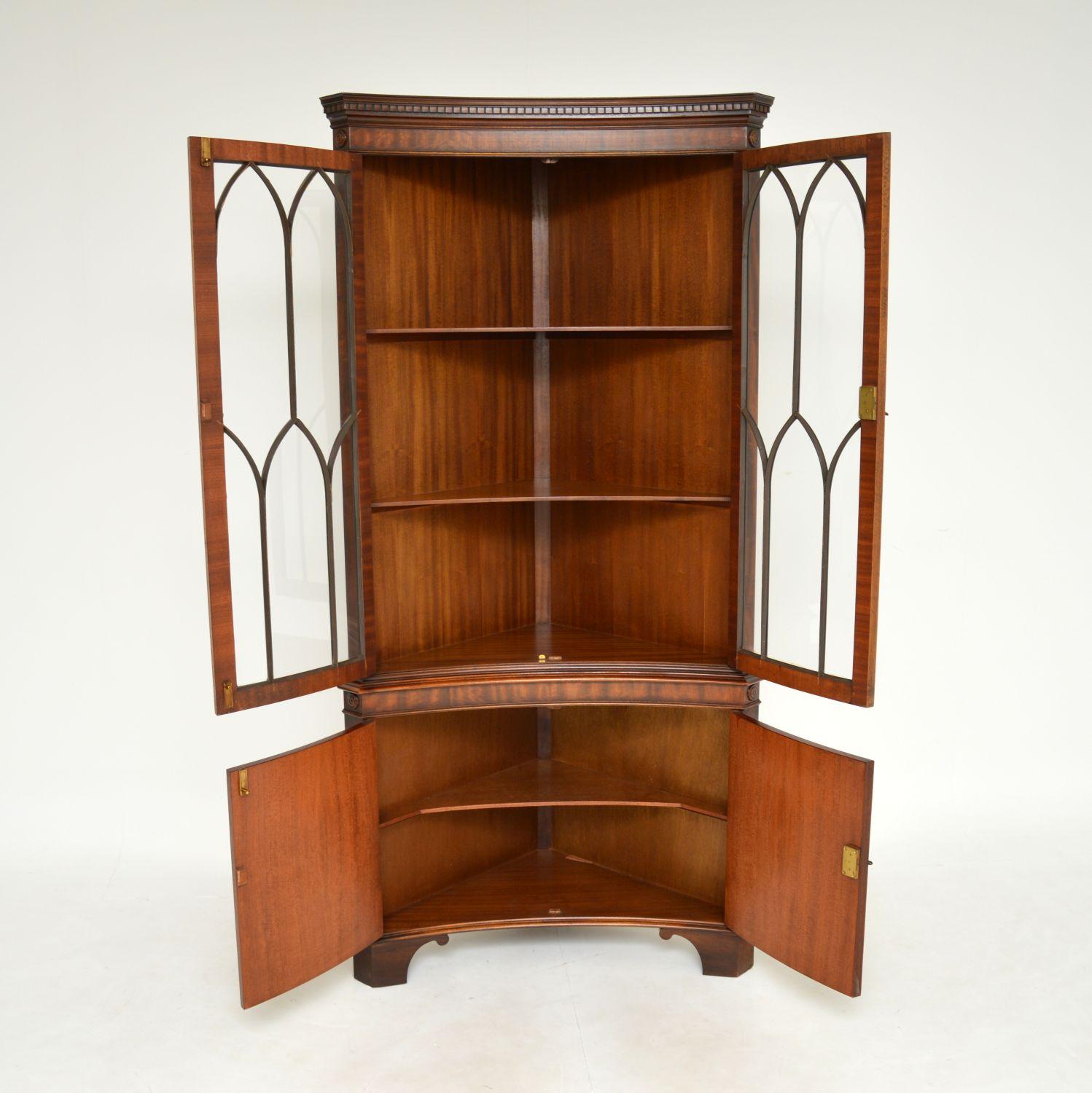 English Antique Georgian Style Corner Cabinet