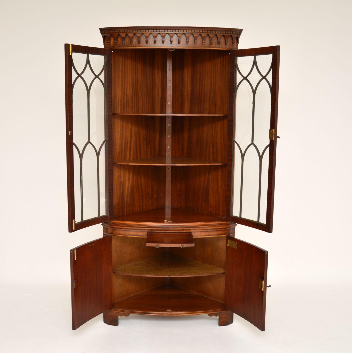 Wood Antique Georgian Style Corner Cabinet