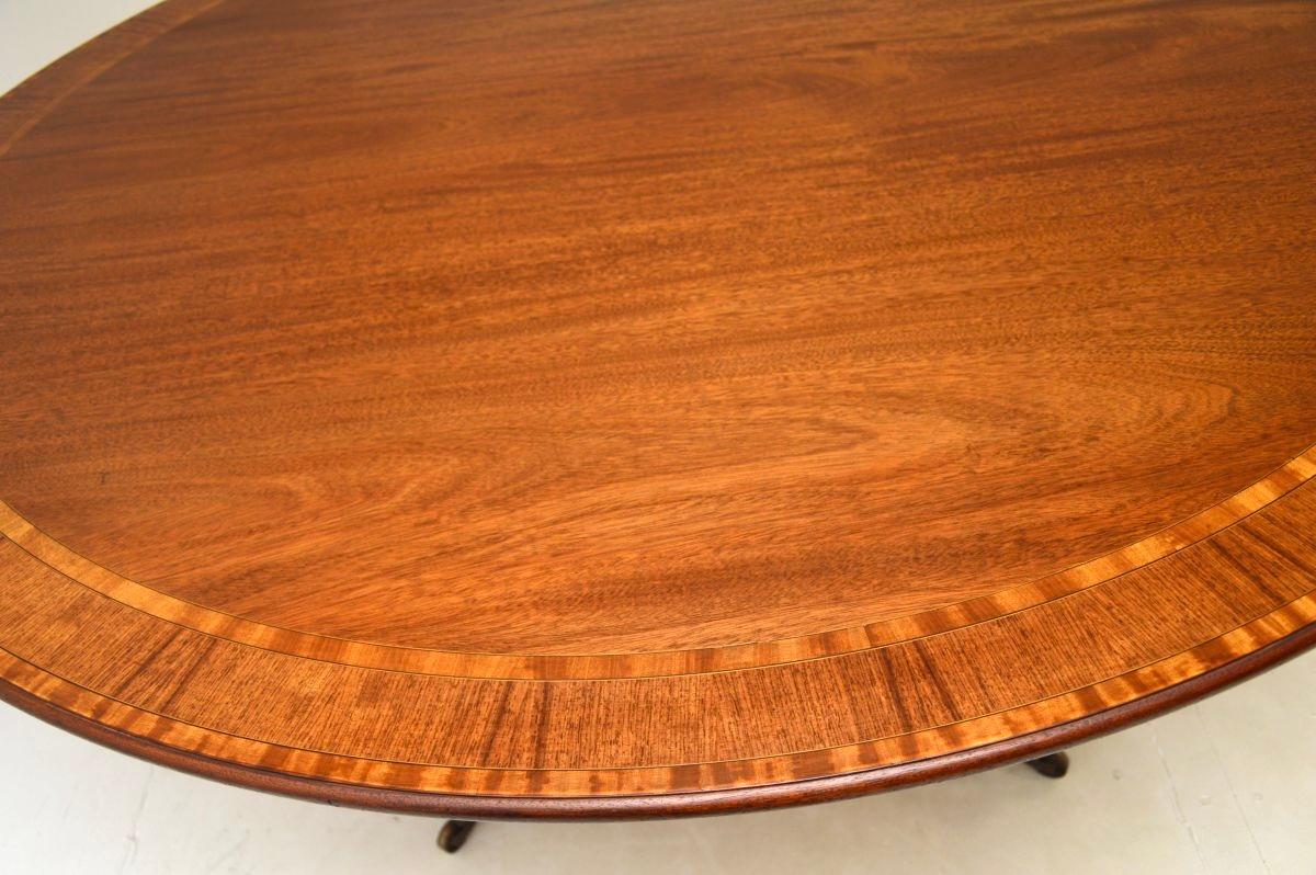 Milieu du XXe siècle Table de salle à manger ancienne de style géorgien par William Tillman
