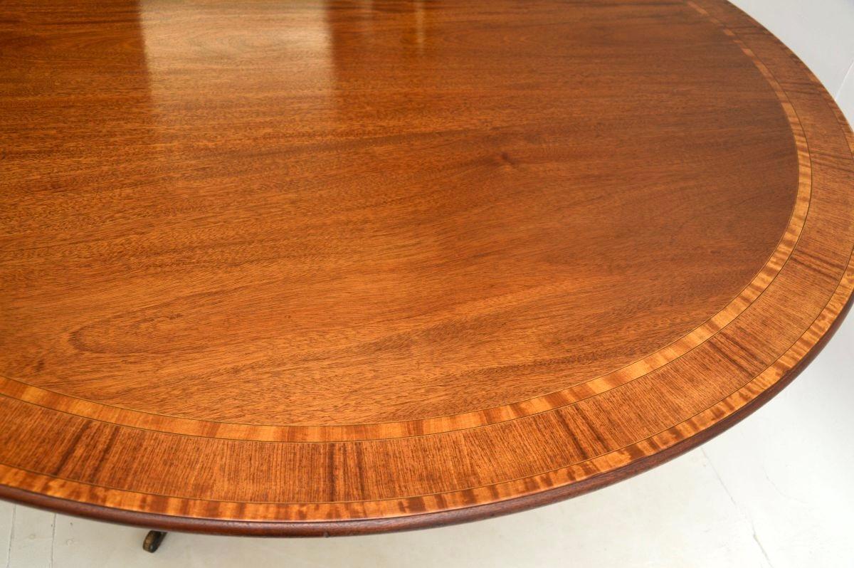 Bois Table de salle à manger ancienne de style géorgien par William Tillman