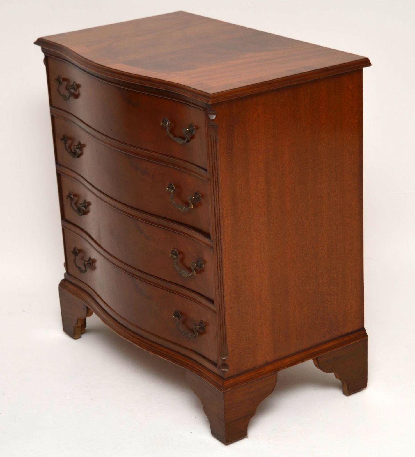 Antique Georgian Style Flame Mahogany Serpentine Chest of Drawers 2