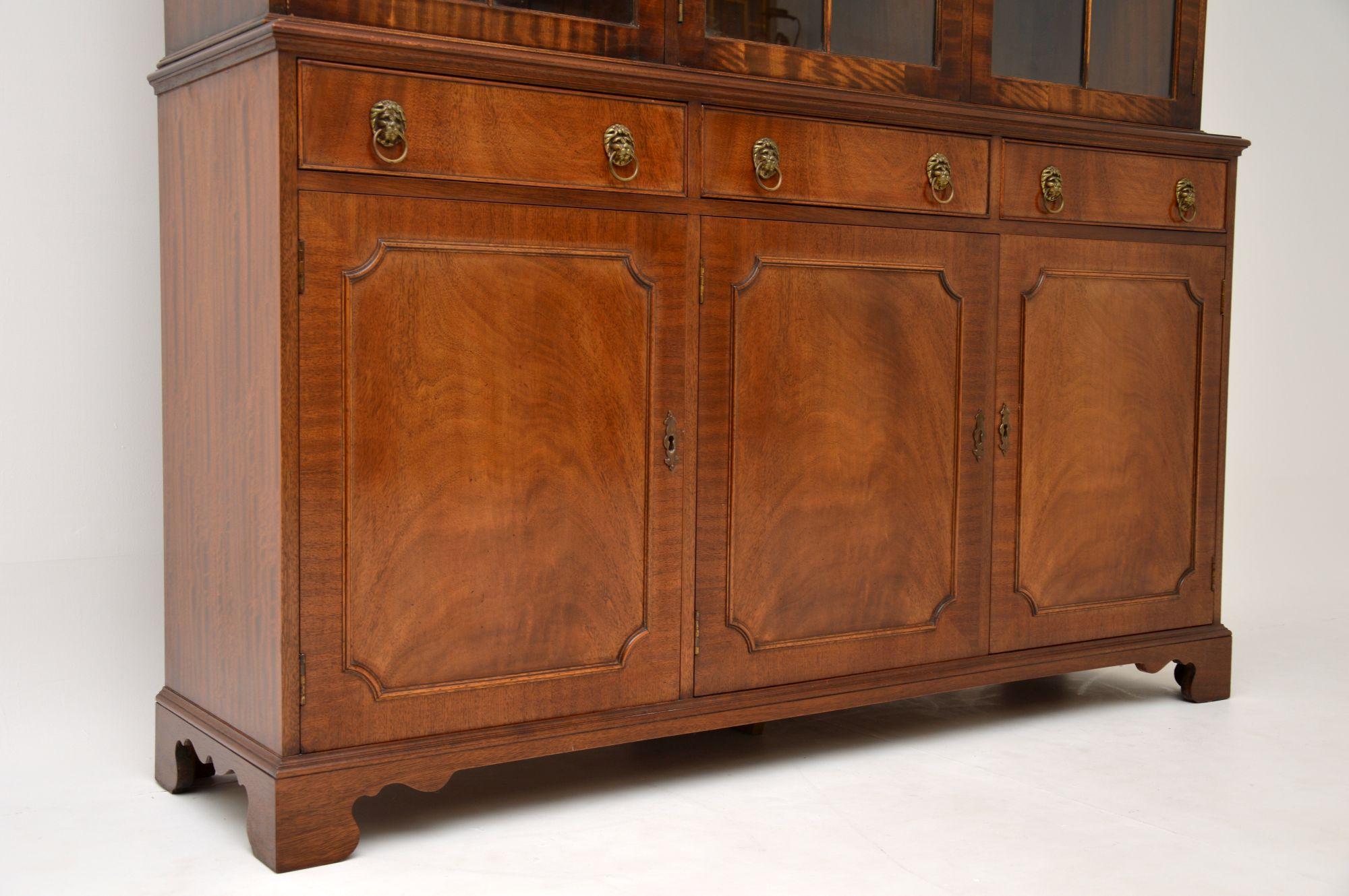 Antique Georgian Style Large Mahogany Bookcase In Good Condition In London, GB