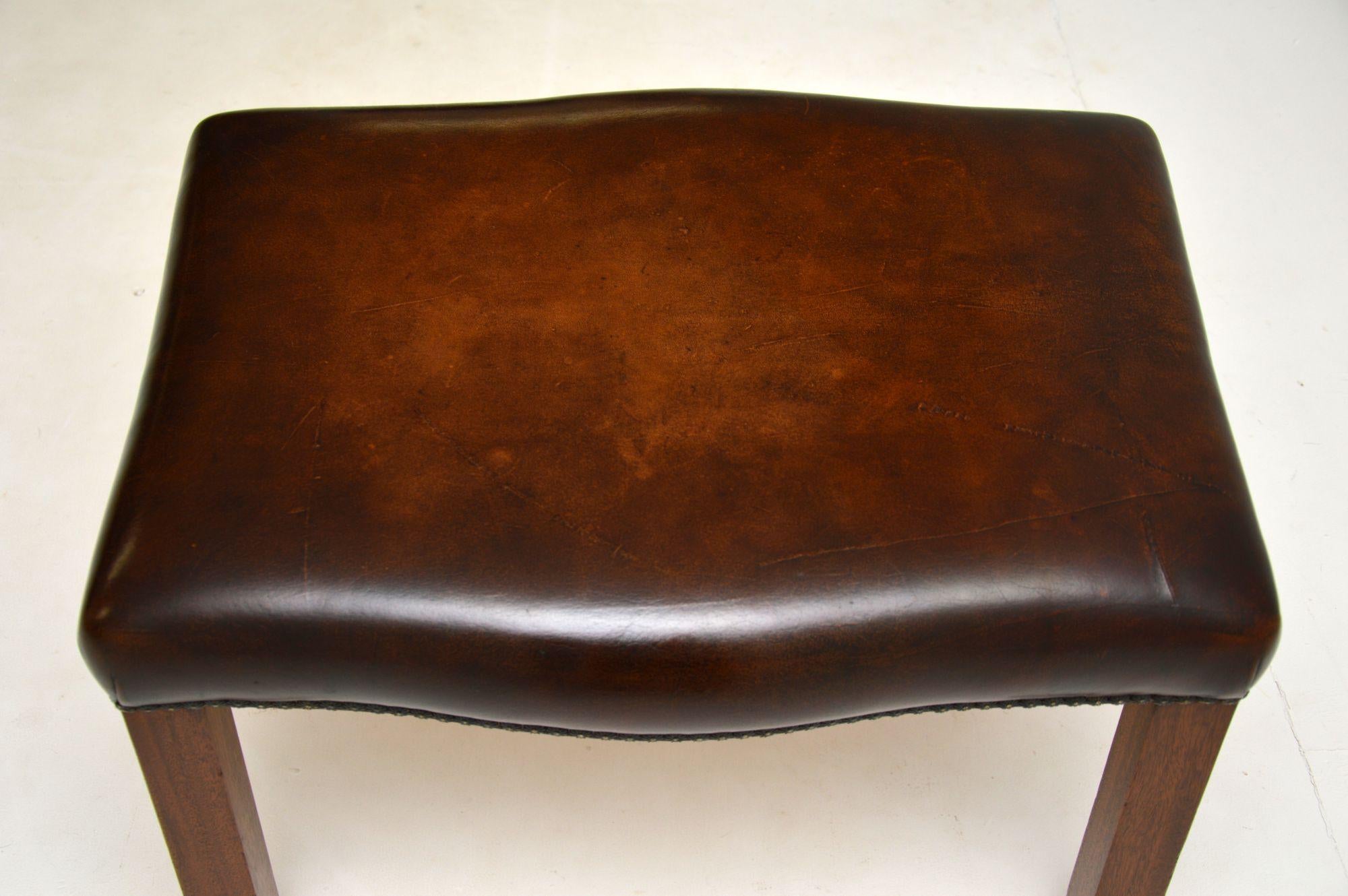 Antique Georgian Style Leather & Mahogany Stool In Good Condition In London, GB