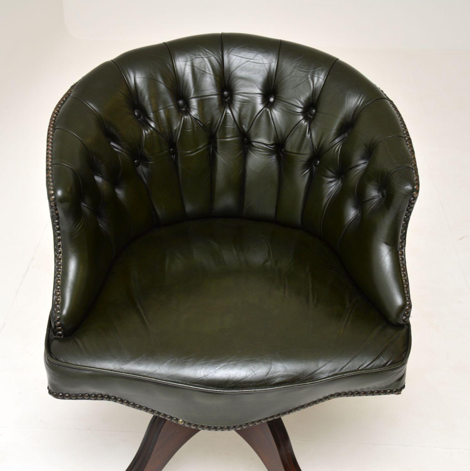 Antique Georgian Style Leather Swivel Desk Chair In Good Condition In London, GB