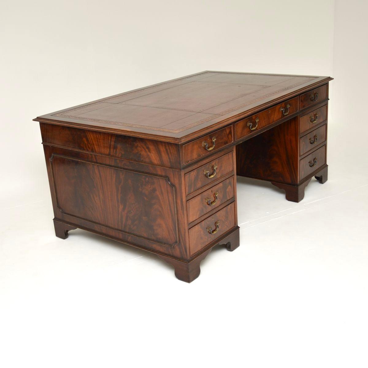 Early 20th Century Antique Georgian Style Leather Top Partners Desk For Sale