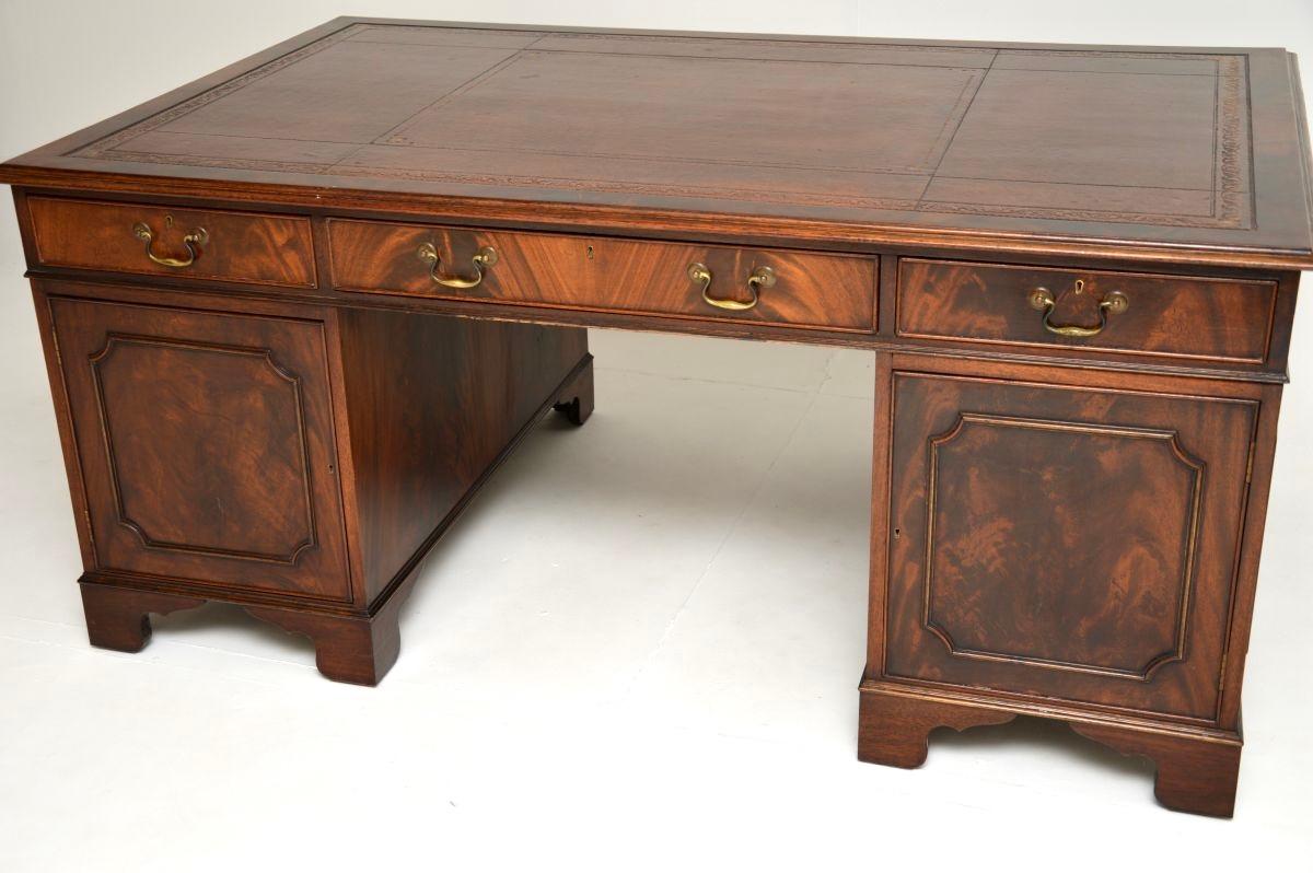 Antique Georgian Style Leather Top Partners Desk For Sale 4