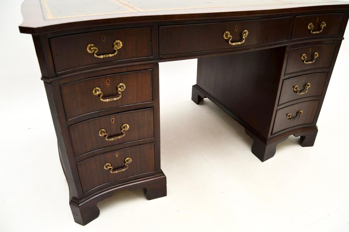 Antique Georgian Style Leather Top Pedestal Desk 5