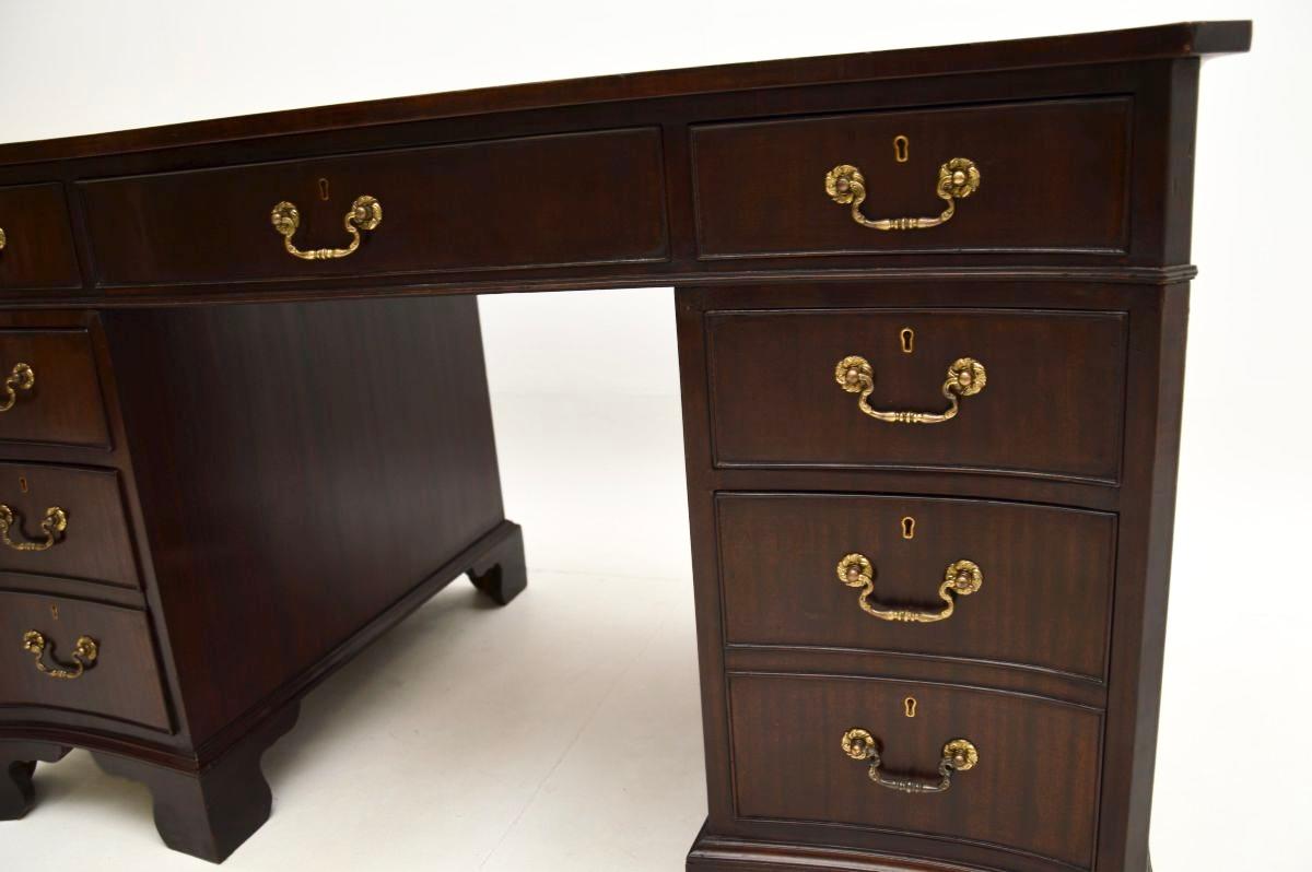 Antique Georgian Style Leather Top Pedestal Desk 6