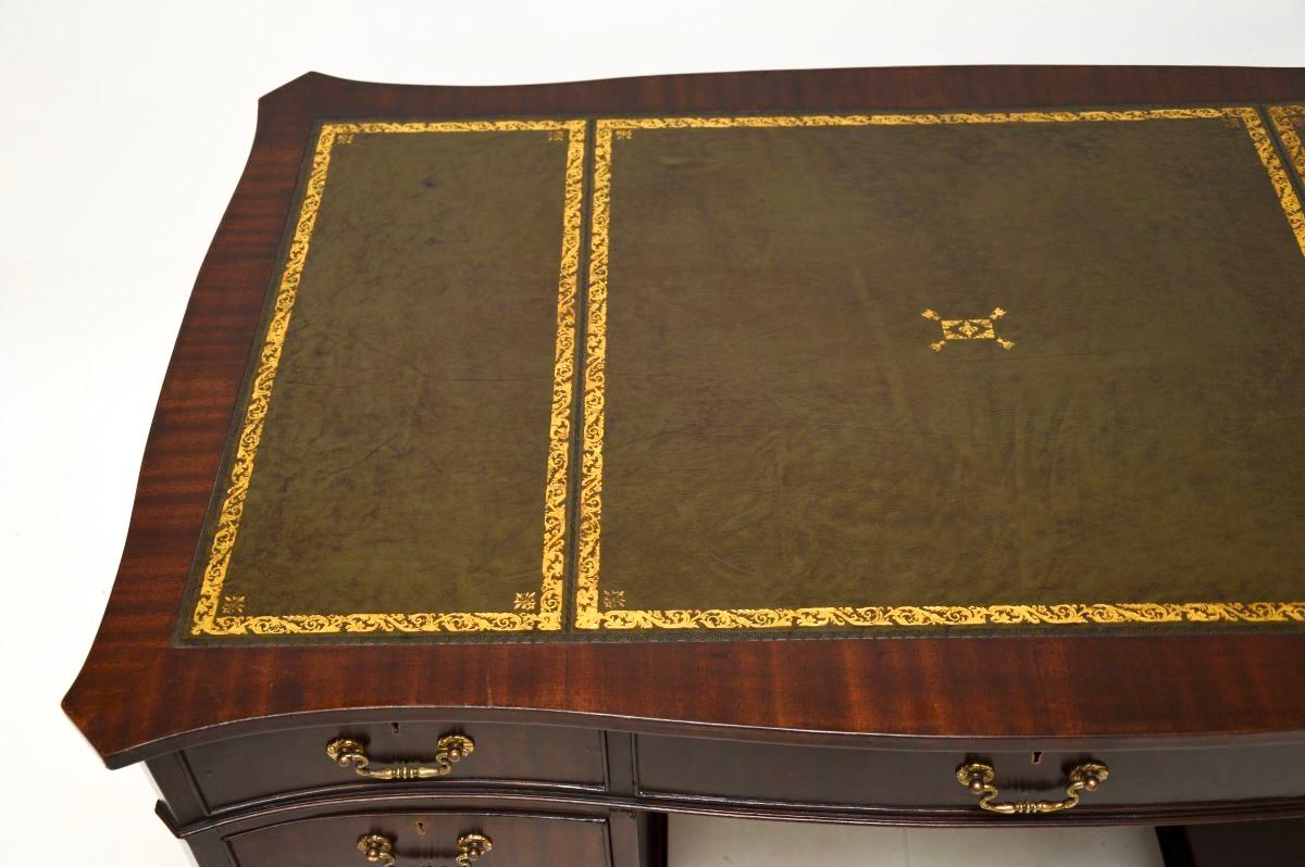 Antique Georgian Style Leather Top Pedestal Desk 2