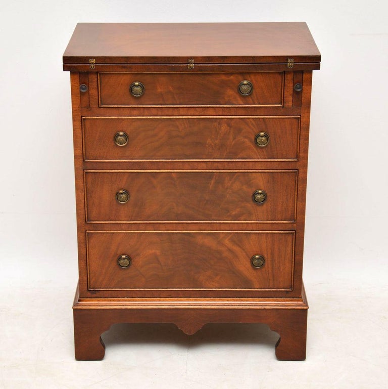 Antique Style Mahogany Bachelors Chest of Drawers For Sale at