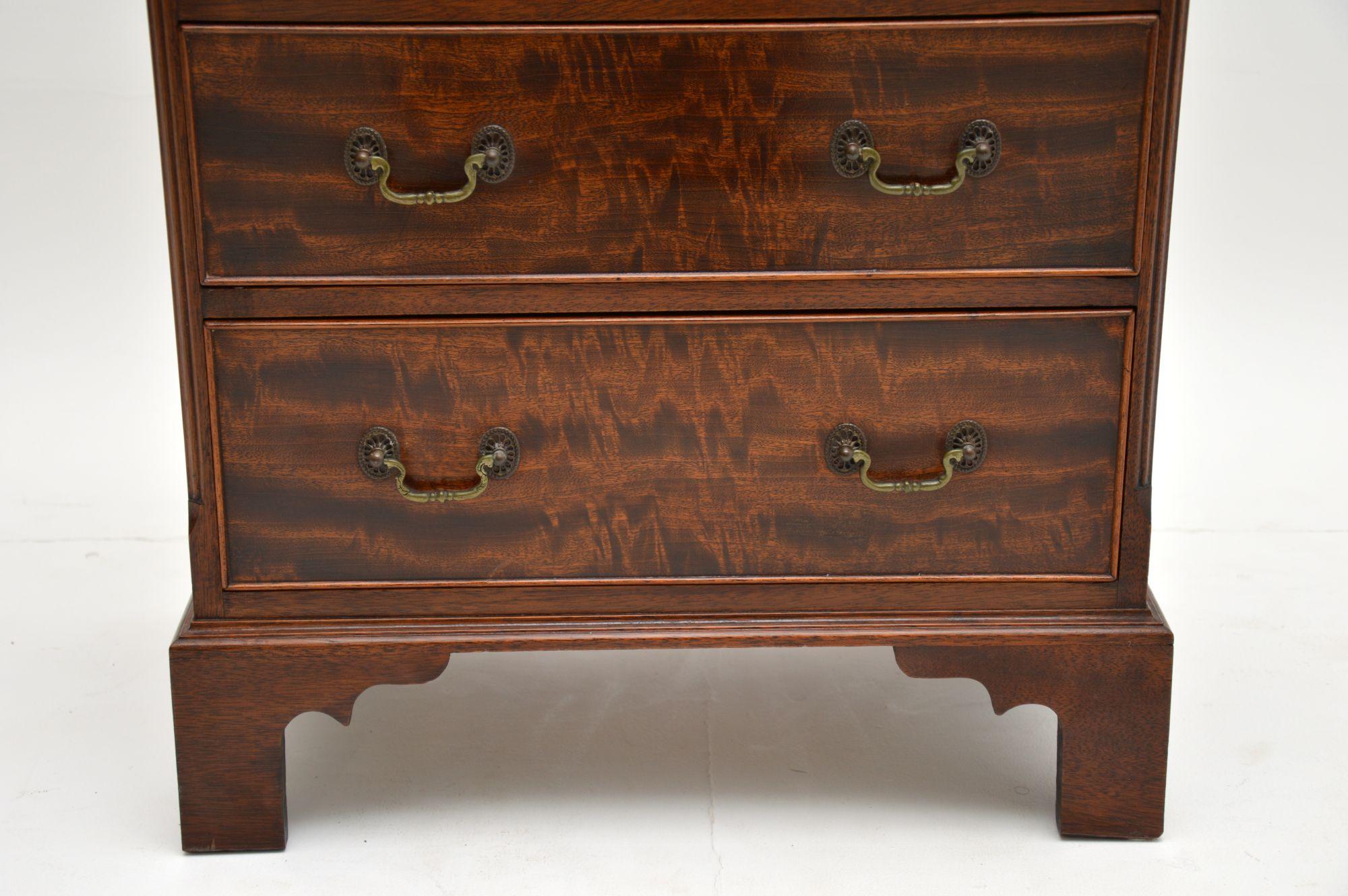 Antique Georgian Style Mahogany Chest of Drawers In Good Condition In London, GB