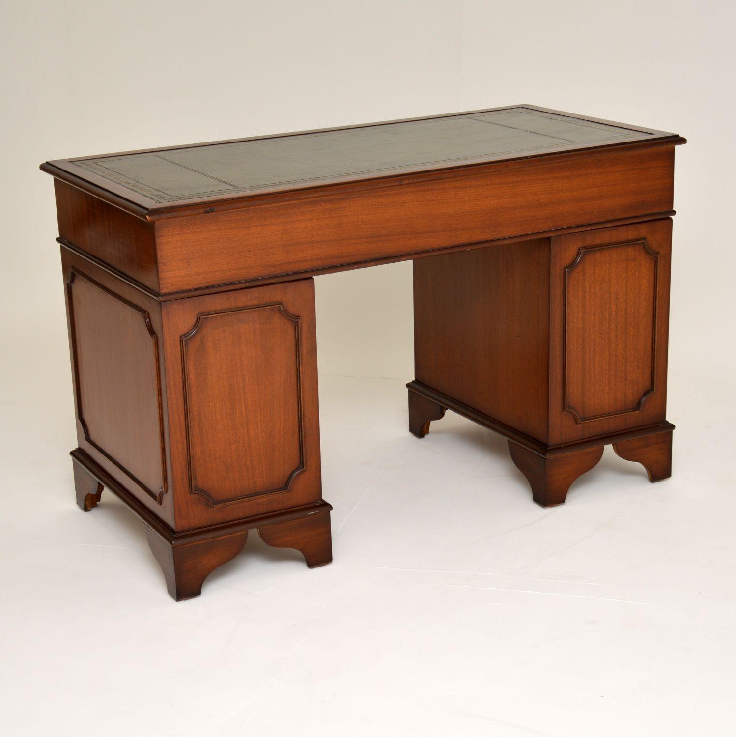 Mid-20th Century Antique Georgian Style Mahogany Leather Top Pedestal Desk