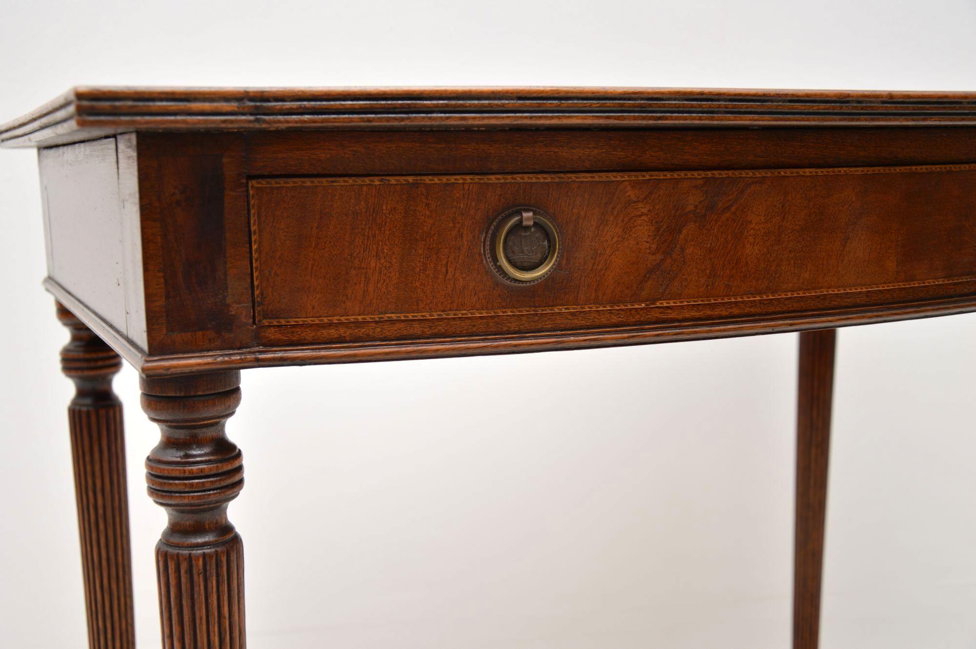 Antique Georgian Style Mahogany Side Table or Desk (Mitte des 20. Jahrhunderts)