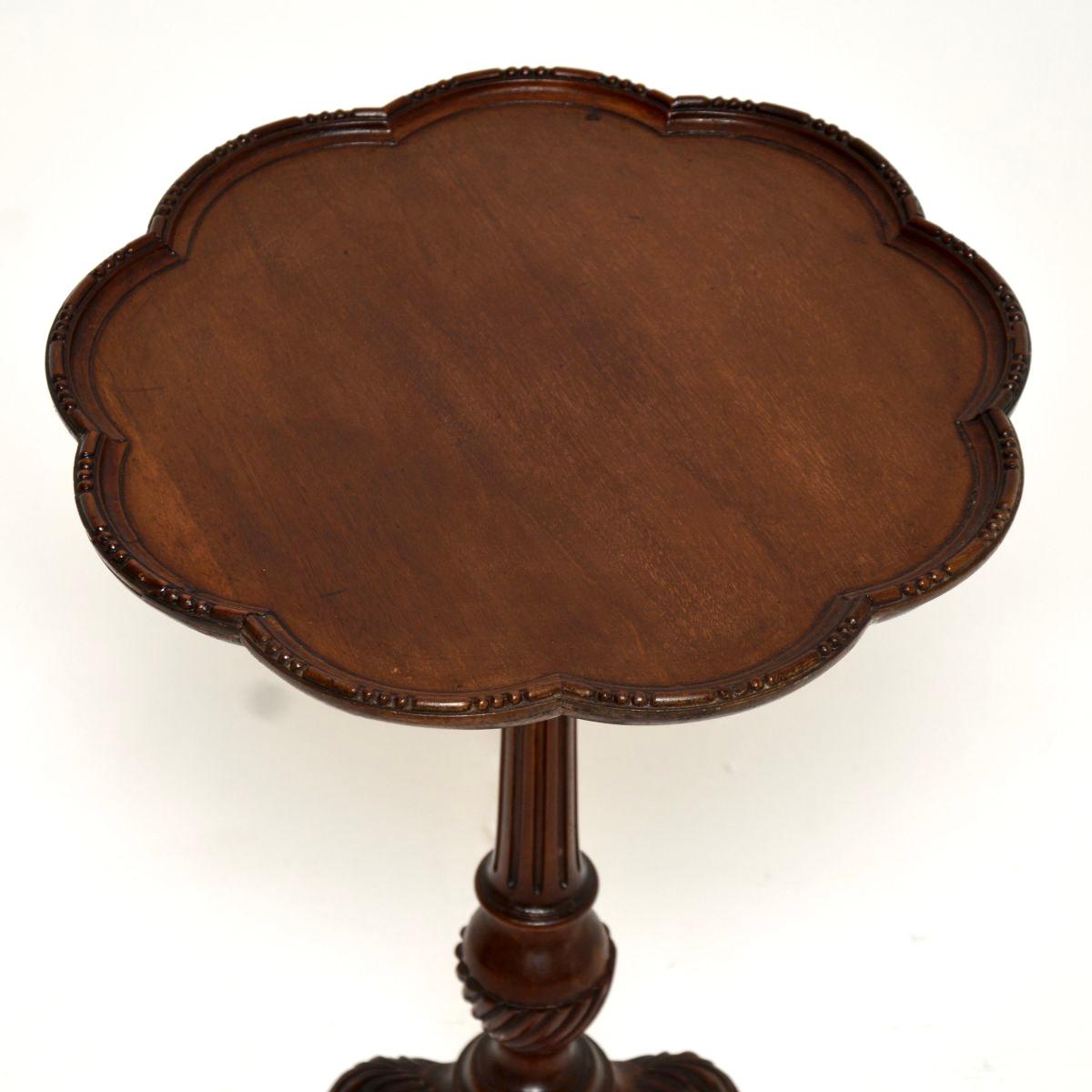 Britannique Table d'appoint ancienne de style géorgien en vente