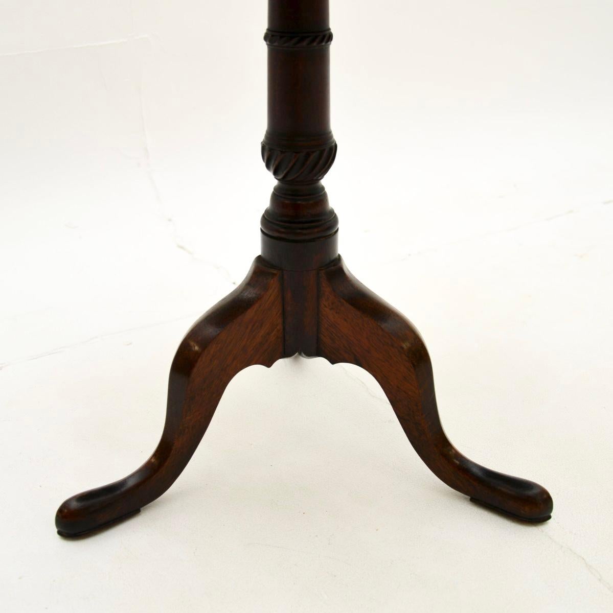 Early 20th Century Antique Georgian Style Occasional Side Table For Sale