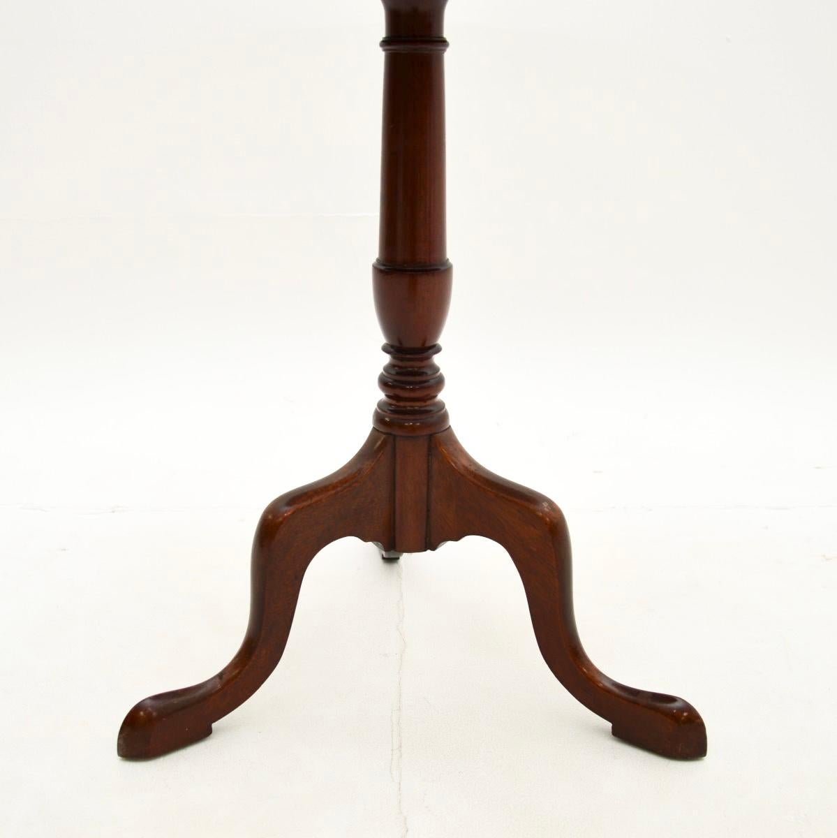 Early 20th Century Antique Georgian Style Occasional Side Table For Sale
