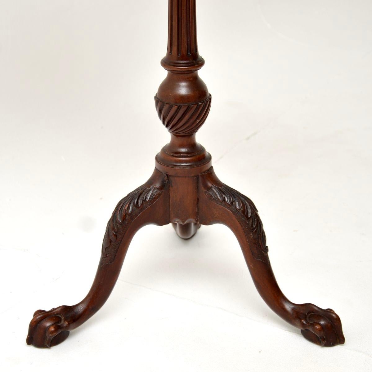 Début du 20ème siècle Table d'appoint ancienne de style géorgien en vente