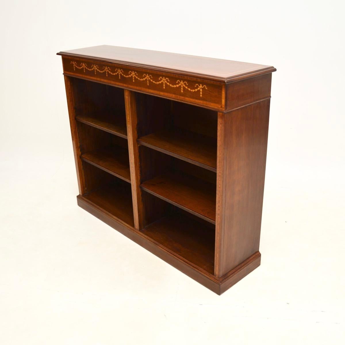 Antique Georgian Style Open Bookcase In Good Condition In London, GB