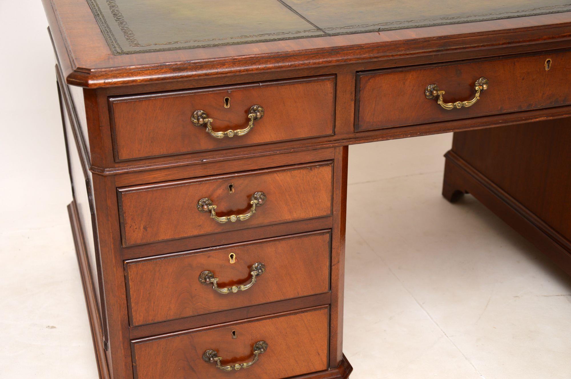 Antique Georgian Style Pedestal Desk 4