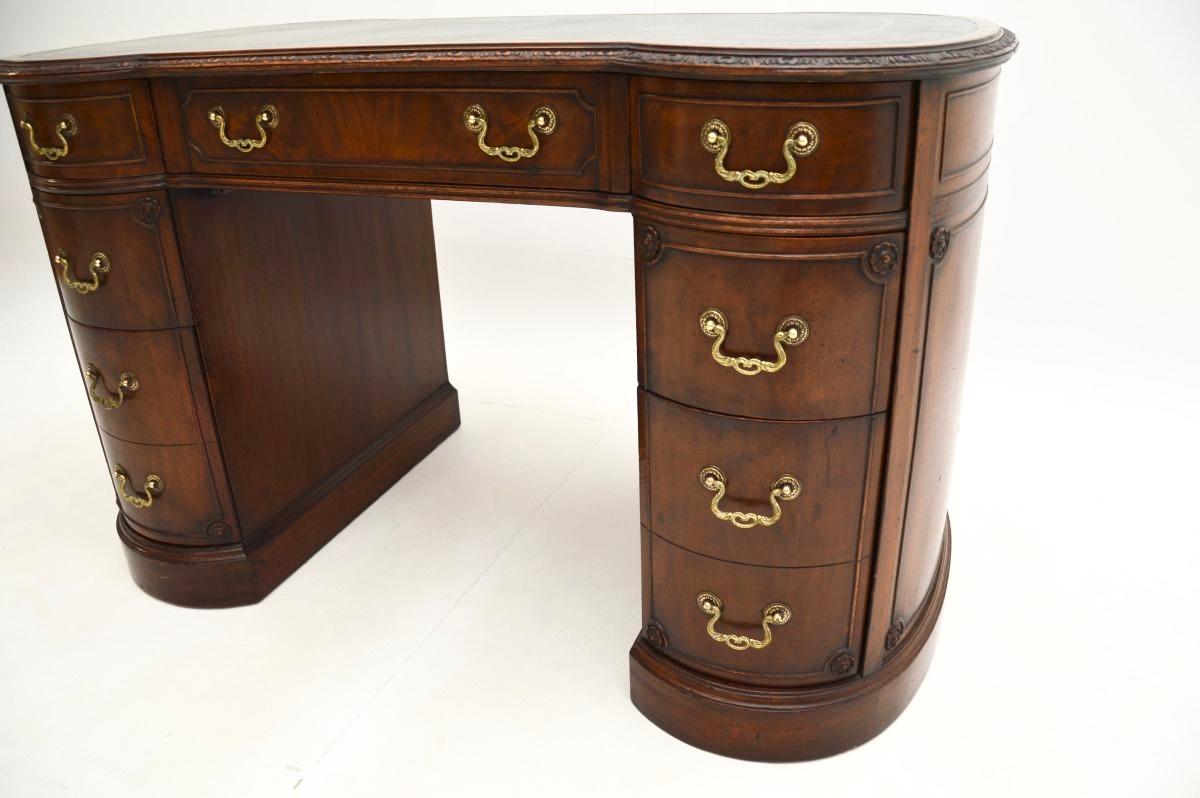 Escritorio antiguo de pedestal de estilo georgiano en venta 4