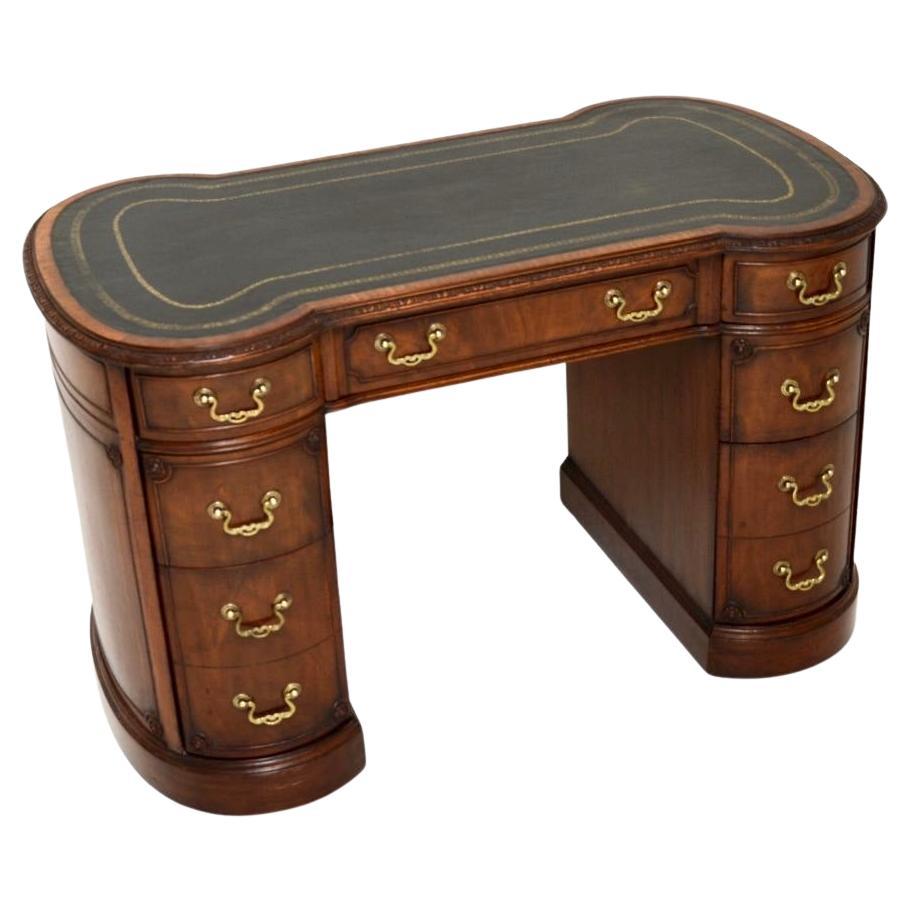 Escritorio antiguo de pedestal de estilo georgiano en venta