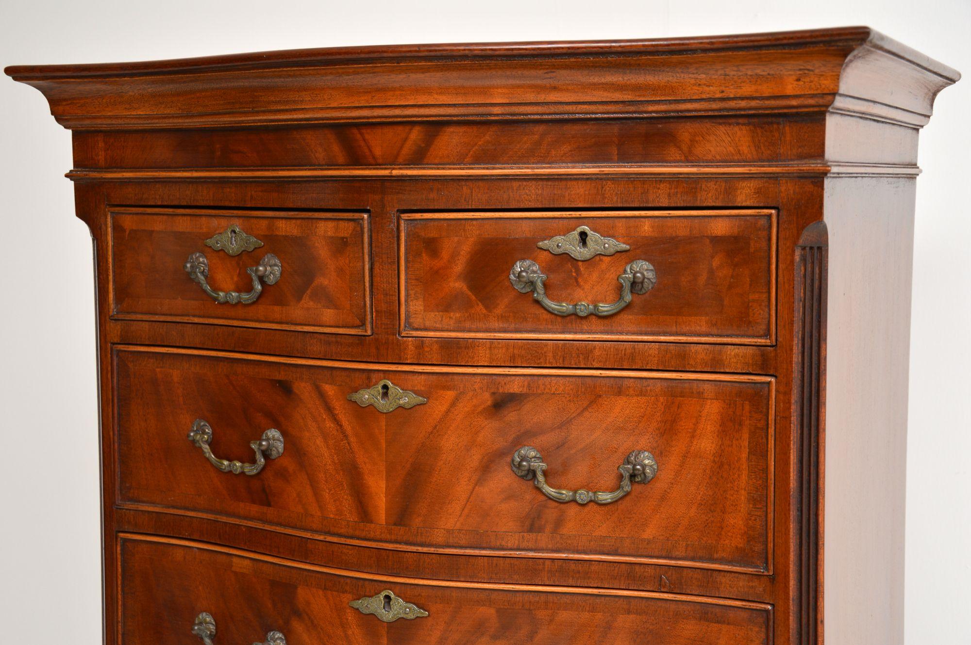 Antique Georgian Style Serpentine Fronted Chest on Chest 3