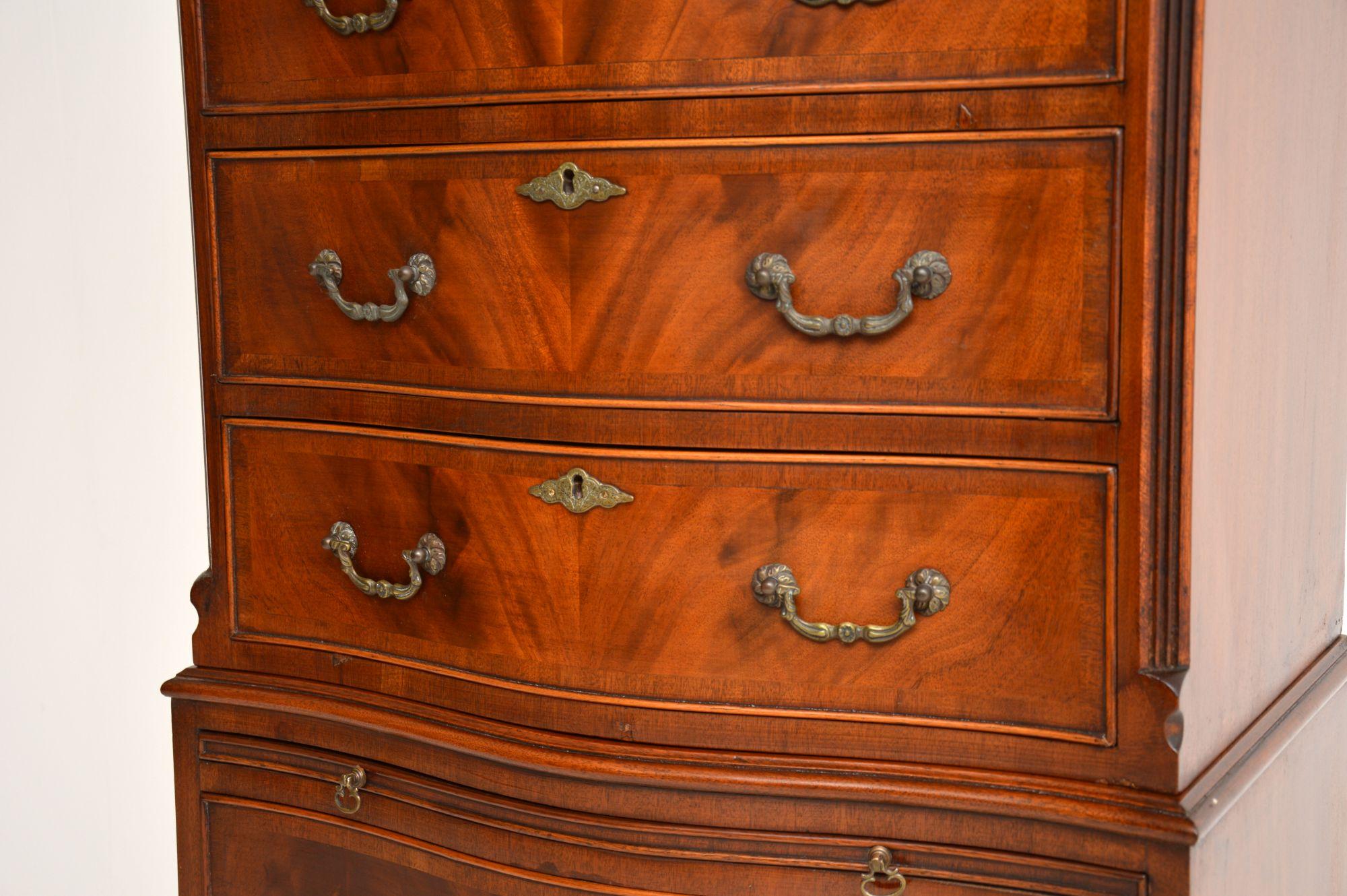 Antique Georgian Style Serpentine Fronted Chest on Chest 4
