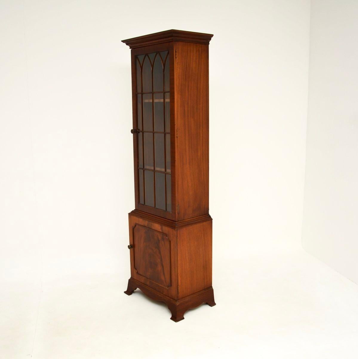 Antigua librería delgada de estilo georgiano en Bueno estado para la venta en London, GB