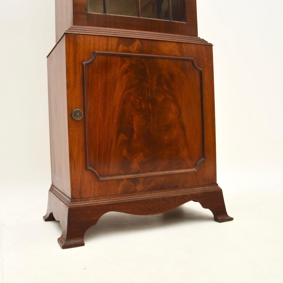 Antigua librería delgada de estilo georgiano Vidrio en venta