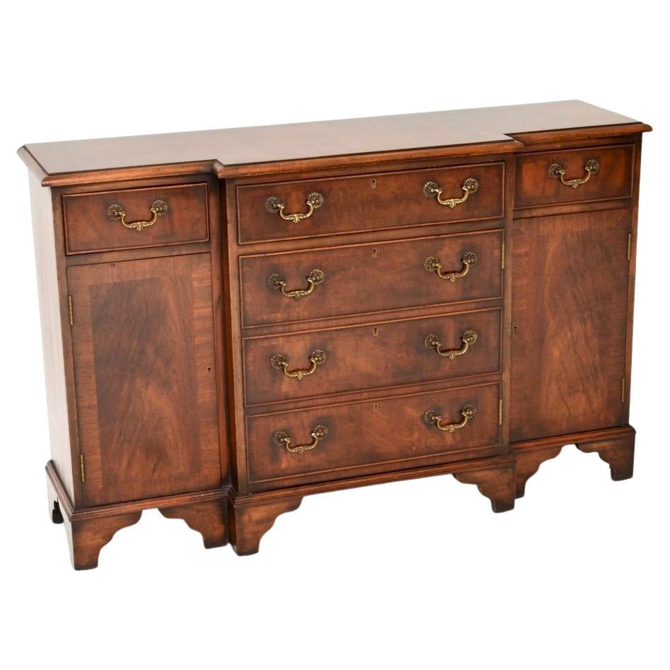 Credenza antica in stile georgiano di piccole dimensioni con ante a scomparsa