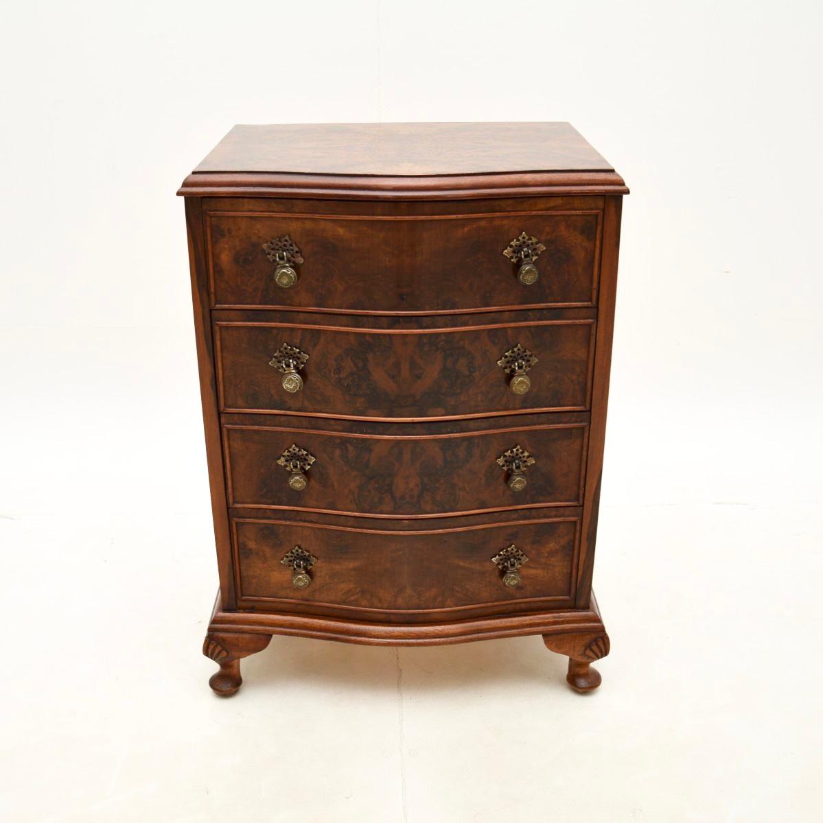 Mid-20th Century Antique Georgian Style Walnut Bedside / Side Chest of Drawers
