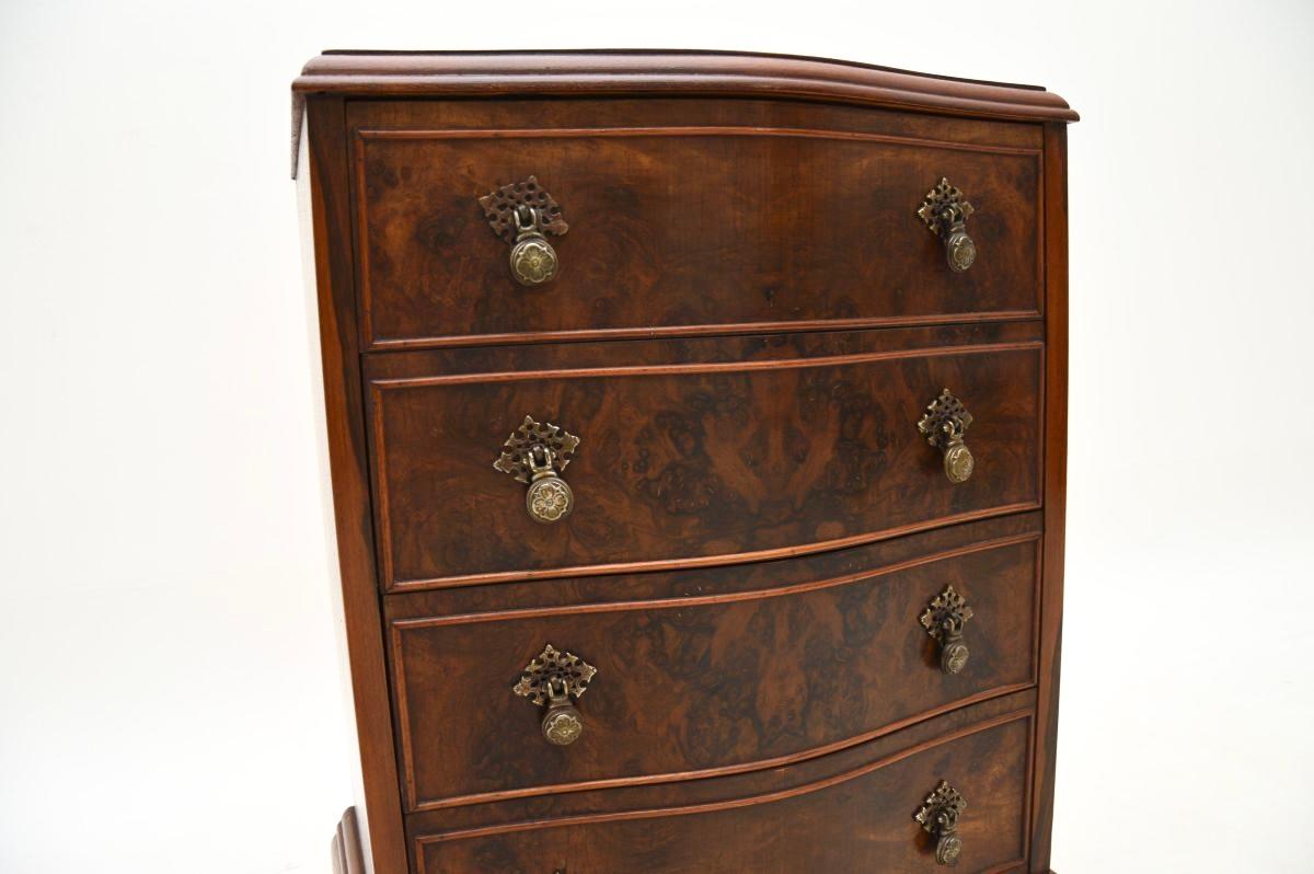 Antique Georgian Style Walnut Bedside / Side Chest of Drawers 2