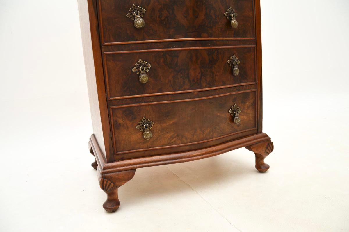 Antique Georgian Style Walnut Bedside / Side Chest of Drawers 3