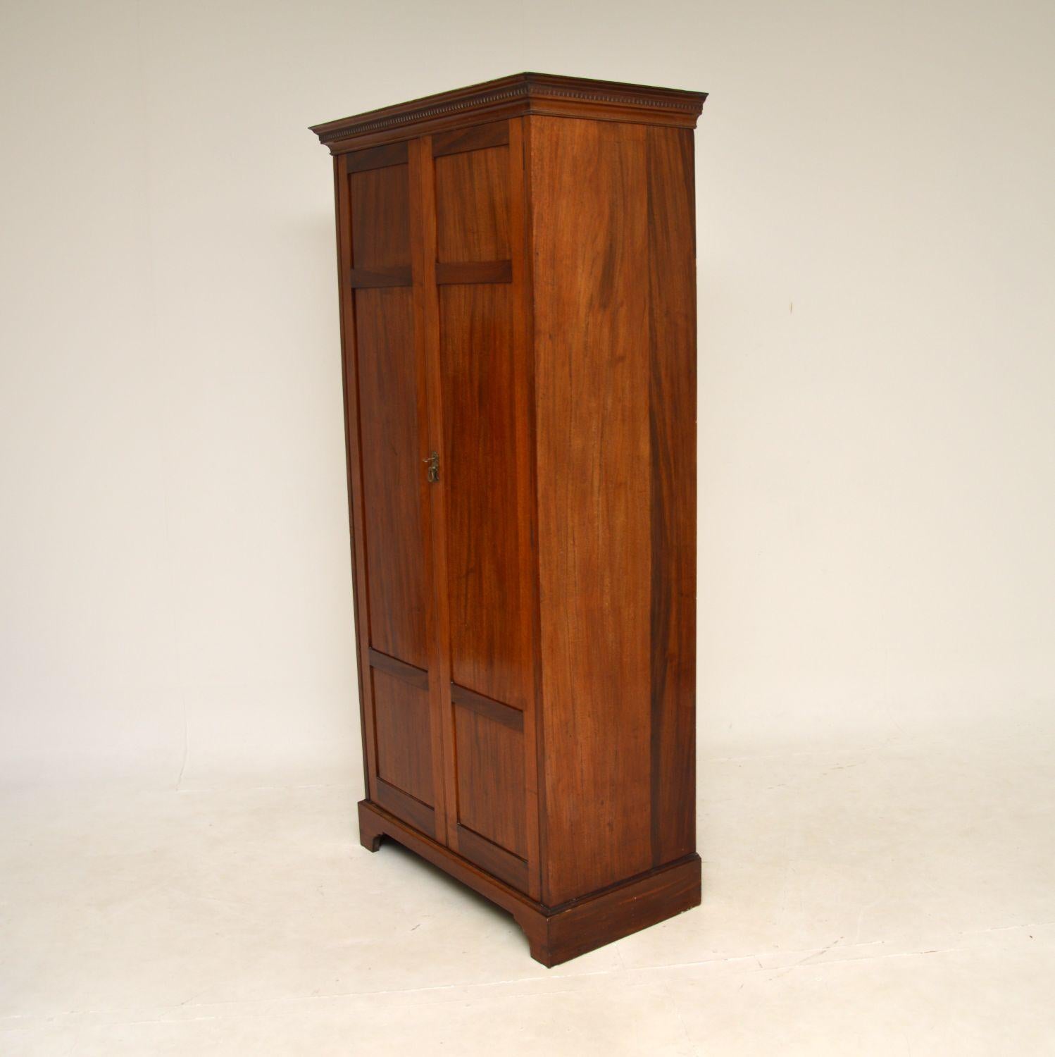 Wood Antique Georgian Style Wardrobe / Hall Cupboard For Sale