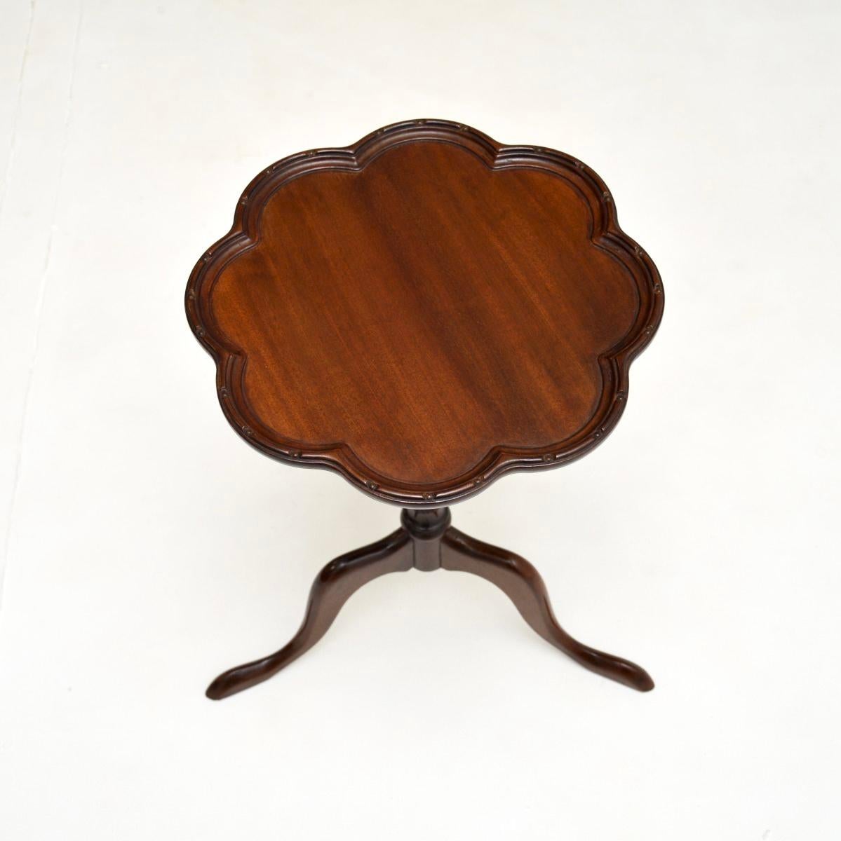 Georgien Table à vin de style géorgien ancien en vente