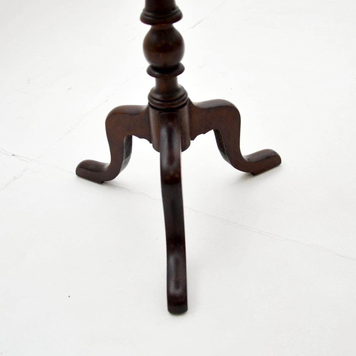 Début du 20ème siècle Table à vin de style géorgien ancien en vente