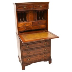 Antiguo escritorio de estilo georgiano