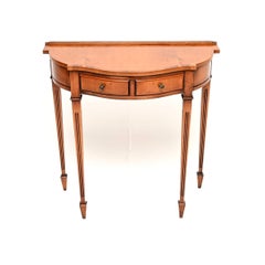 Console ancienne en bois d'if de style géorgien