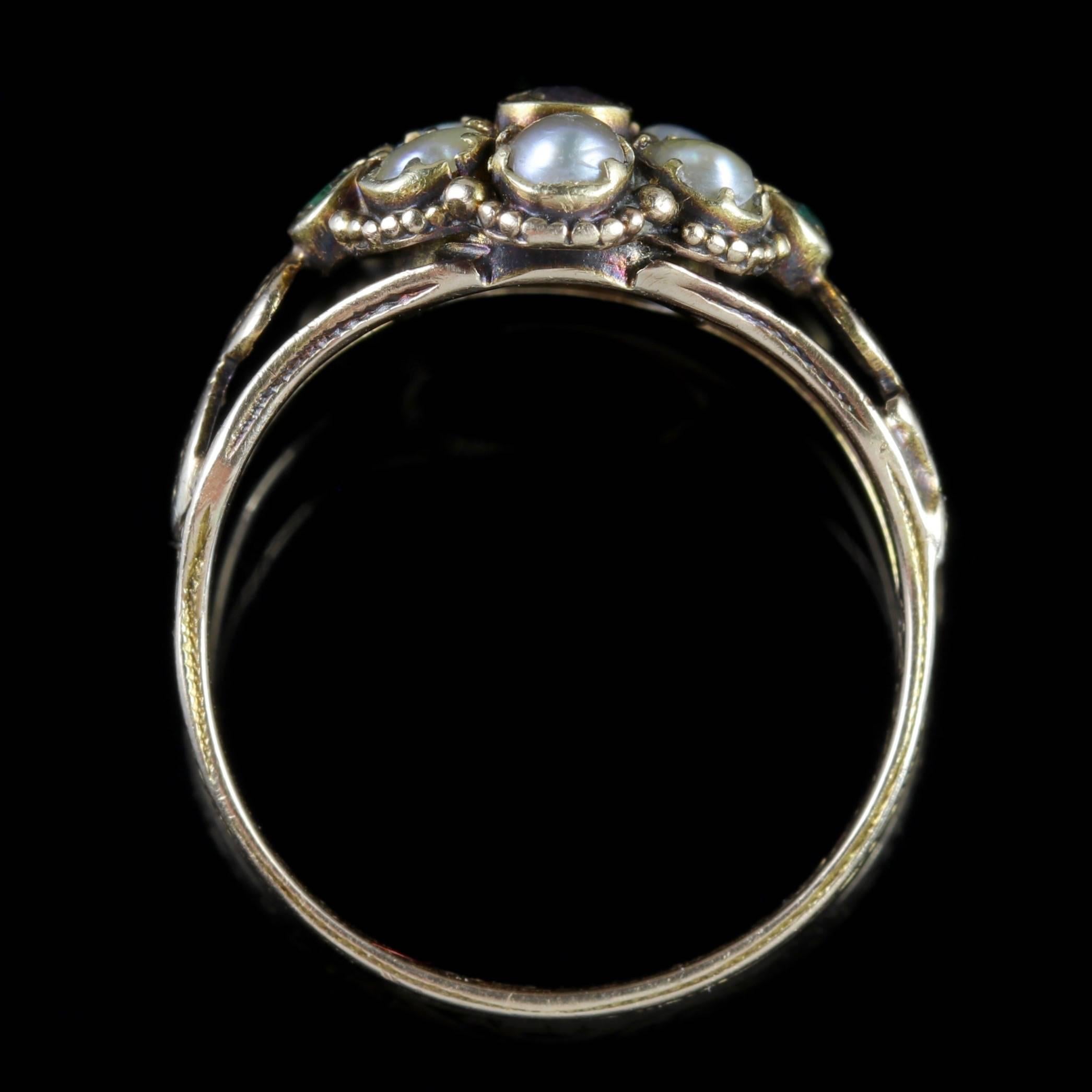 Women's Antique Georgian Ring 15 Carat Gold Garnet Emerald Pearl, circa 1800