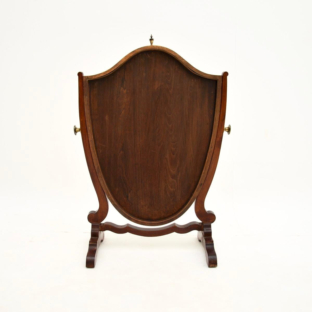 Miroir de table géorgien ancien en vente 1