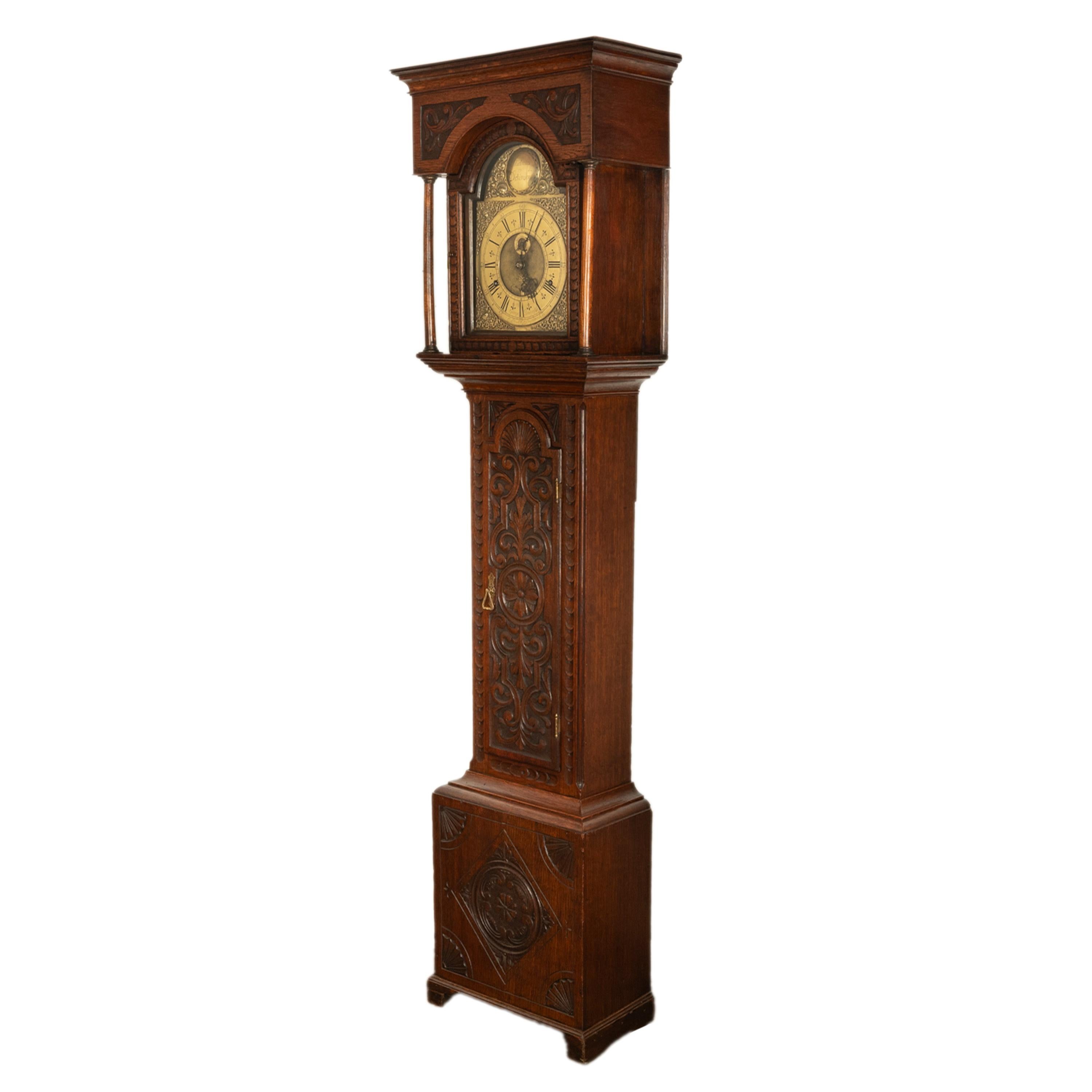 Antiguo reloj georgiano de caja alta con calendario de abuelo de 8 días Caja de roble tallada 1780 Georgiano en venta