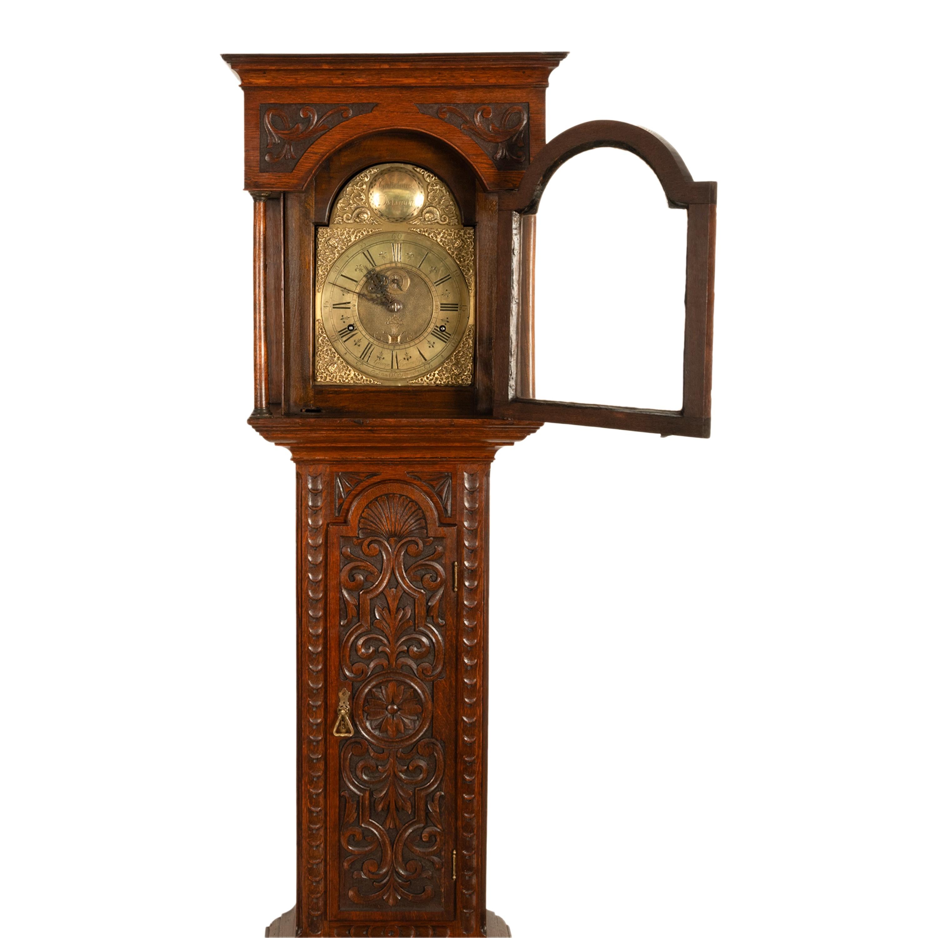 Antiguo reloj georgiano de caja alta con calendario de abuelo de 8 días Caja de roble tallada 1780 en Bueno estado para la venta en Portland, OR