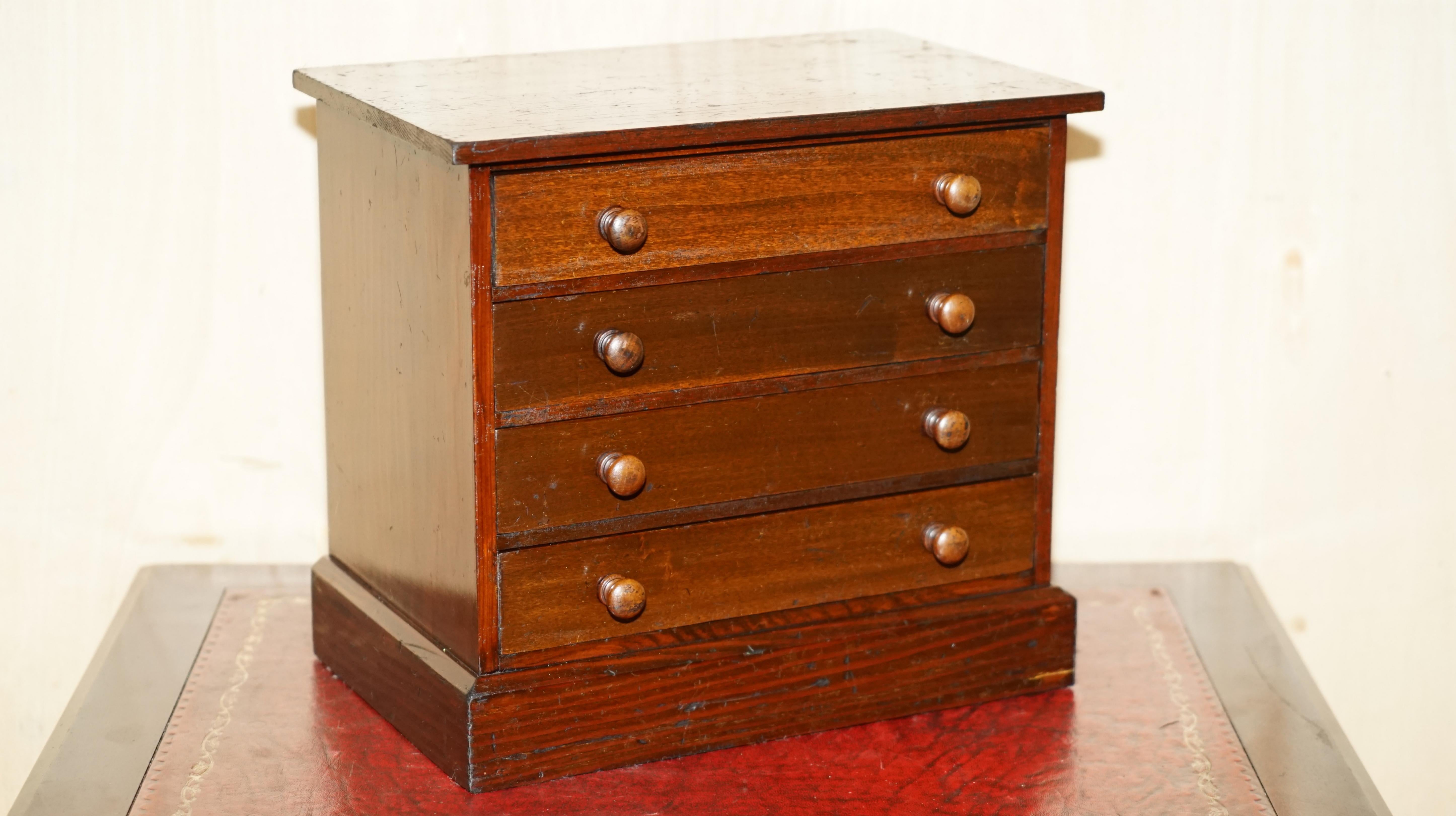 Royal House Antiques

Royal House Antiques is delighted to offer for sale this stunning little collectors cabinet in the form of a Georgian chest of drawers which houses four shelves of antique Taxidermy Butterfly's 

Please note the delivery fee