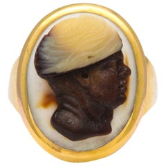 Antico anello cammeo georgiano a tre strati di A.A. Moore