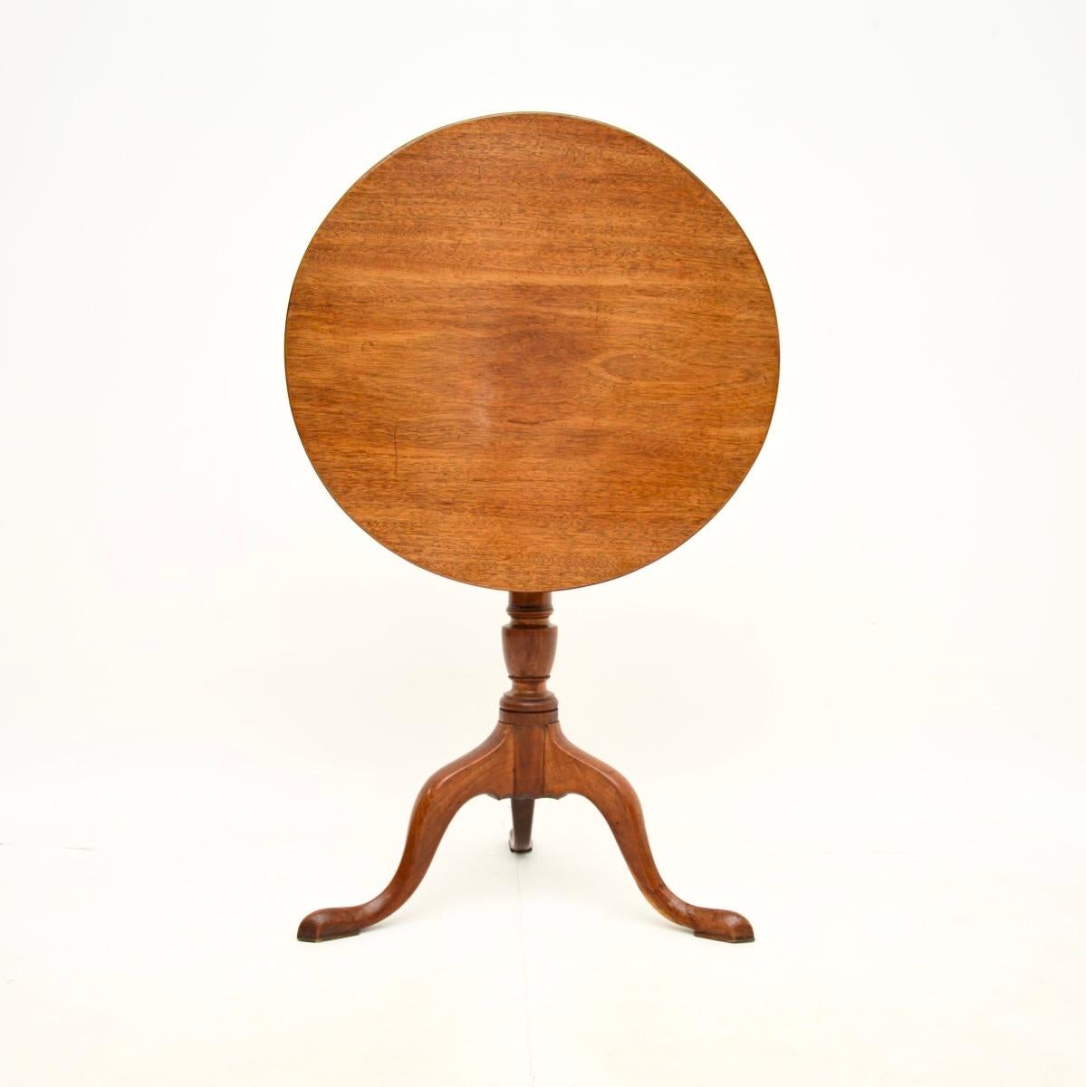 George III Table d'appoint géorgienne ancienne à plateau basculant en vente