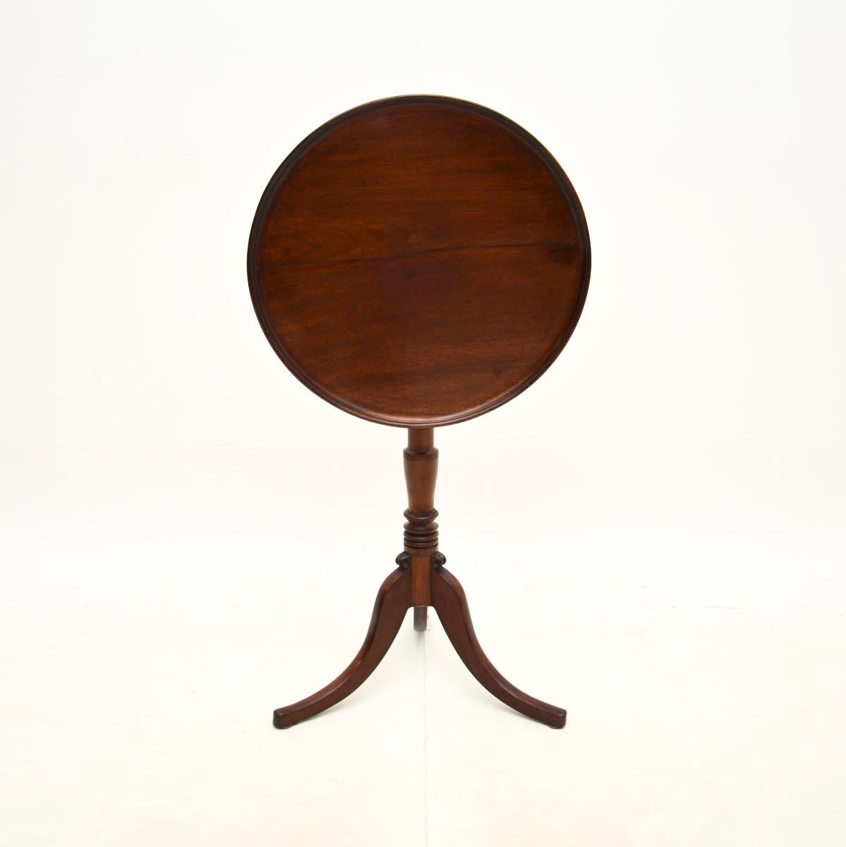 George III Antique Georgian Tilt Top Occasional Table For Sale