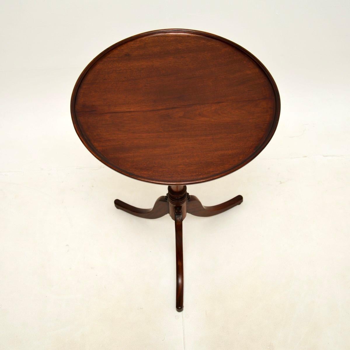 Early 19th Century Antique Georgian Tilt Top Occasional Table For Sale