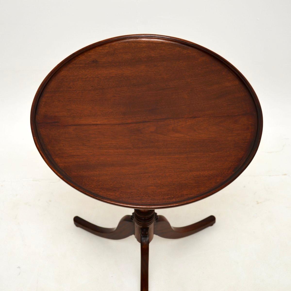 Wood Antique Georgian Tilt Top Occasional Table For Sale