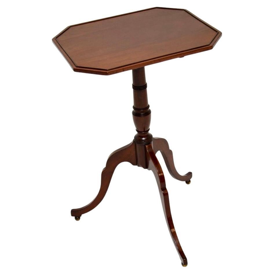 Table d'appoint géorgienne ancienne à plateau basculant en vente