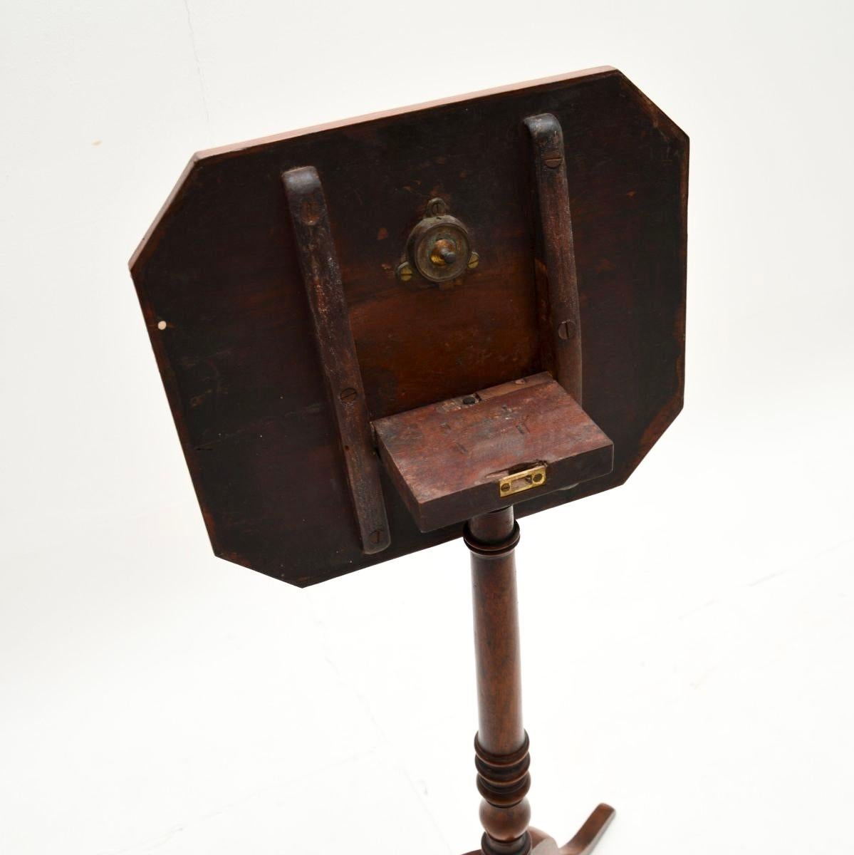 Table d'appoint géorgienne ancienne à plateau basculant en vente 1